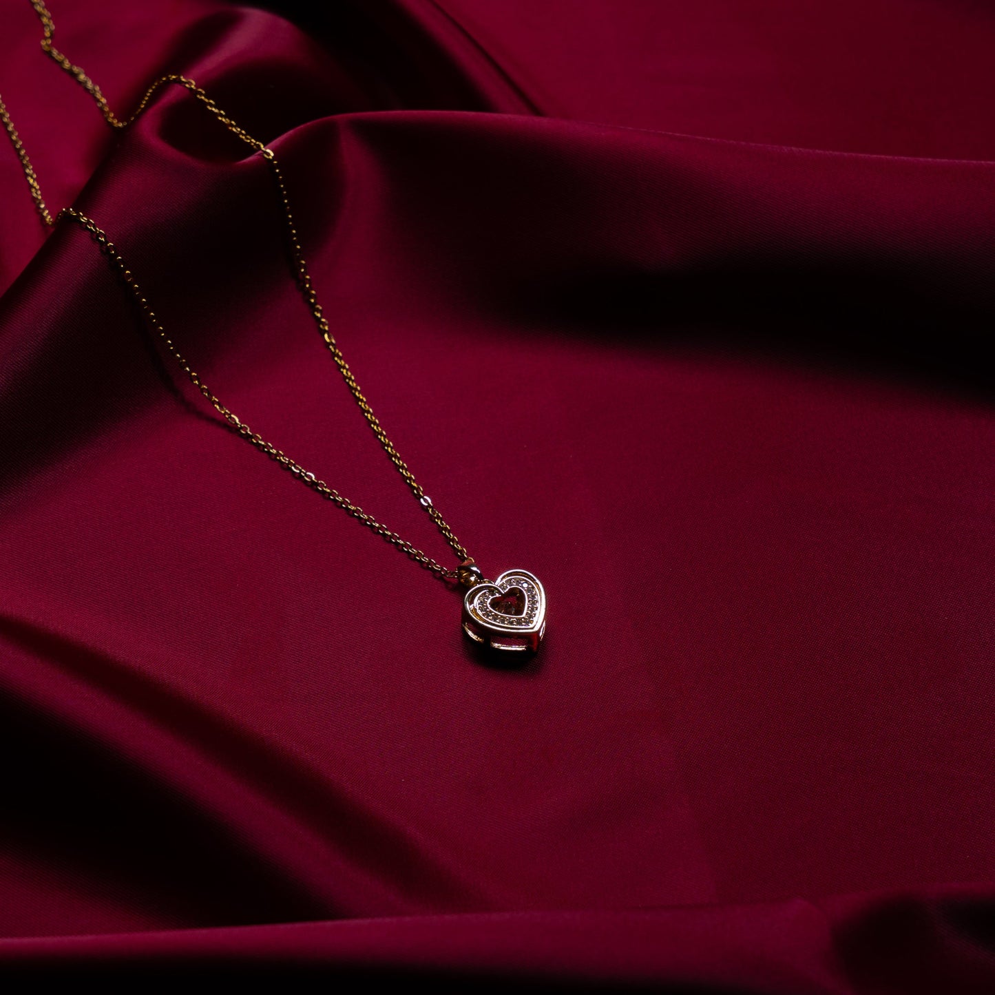 Zirkon Taş İşlemeli Kalp Kolye