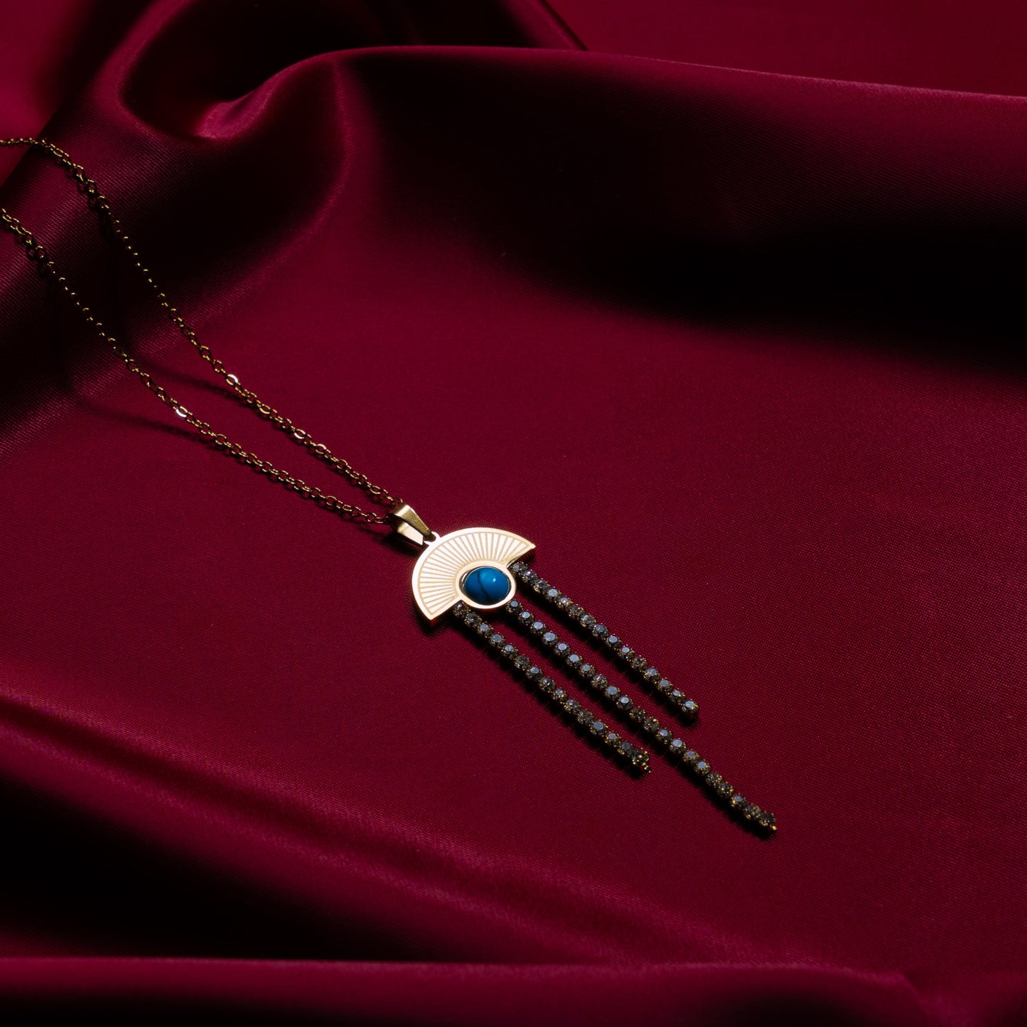 Mavi Taşlı Püskül Çelik Kolye