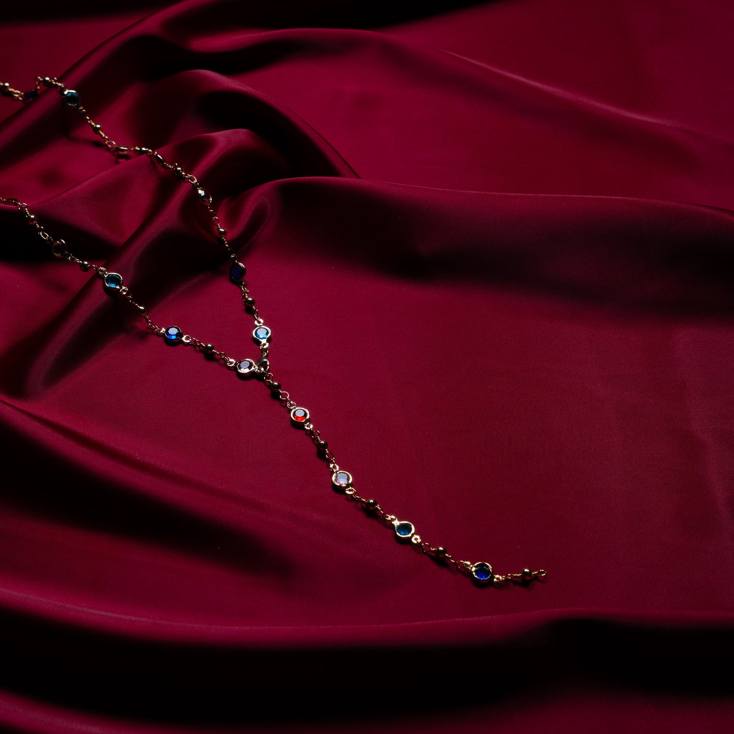 Renkli Taş Detaylı Uzun Zincir Kolye