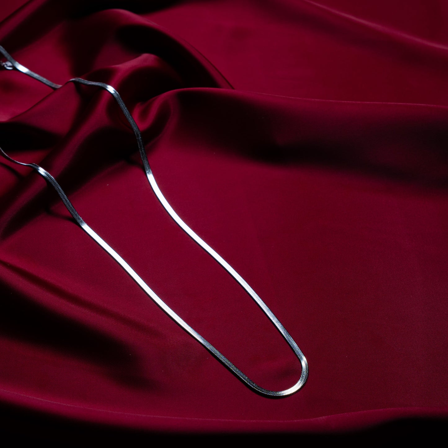 Düz Form İnce Zincir Kolye