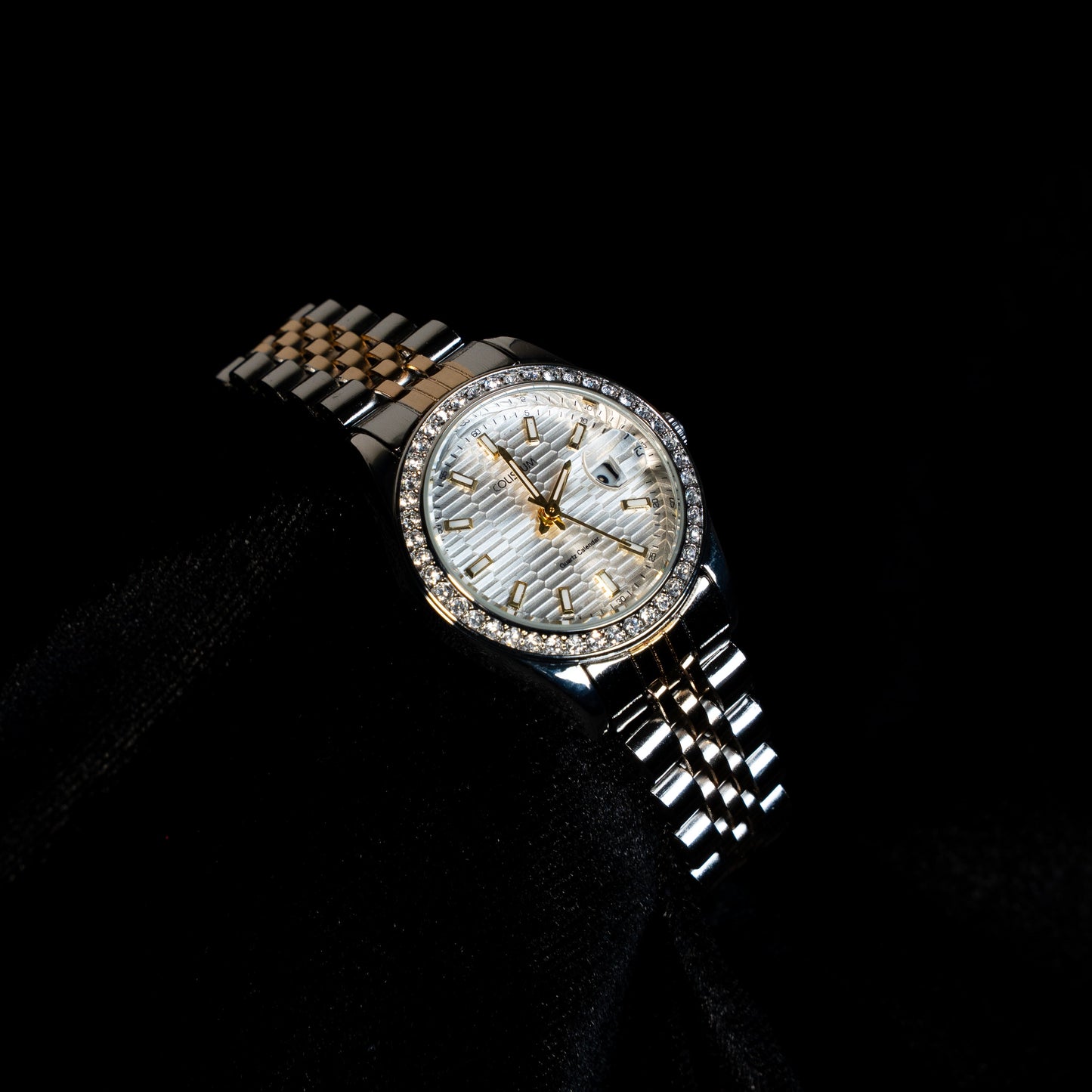 Taş Çerçeveli Desenli Kadran Metal Bilezik Kadın Saat