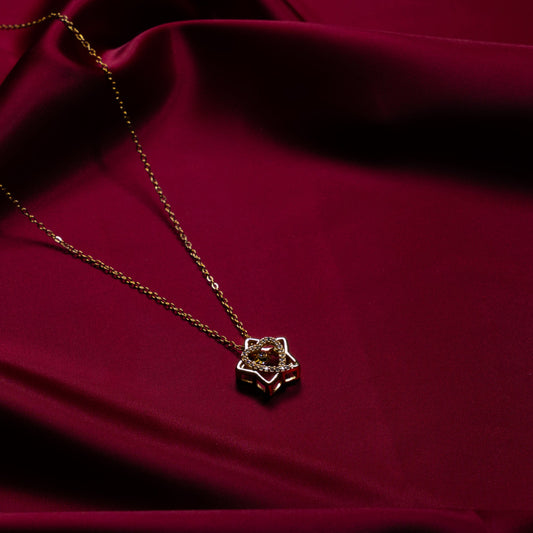 Zirkon Taşlı Kalp Detaylı Gold Çelik Kolye