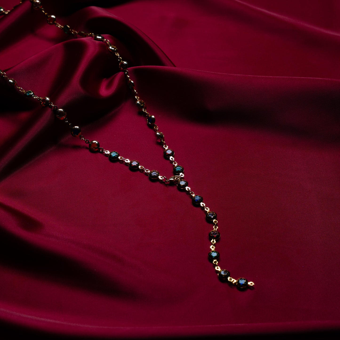 Renkli Taş Detaylı Uzun Kolye