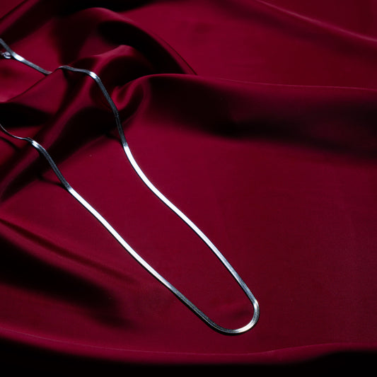 Düz Form İnce Zincir Kolye