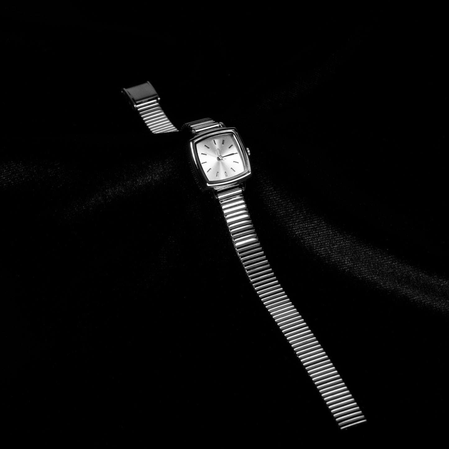 Kare Kasa Beyaz Kadran Metal Bilezik Saat