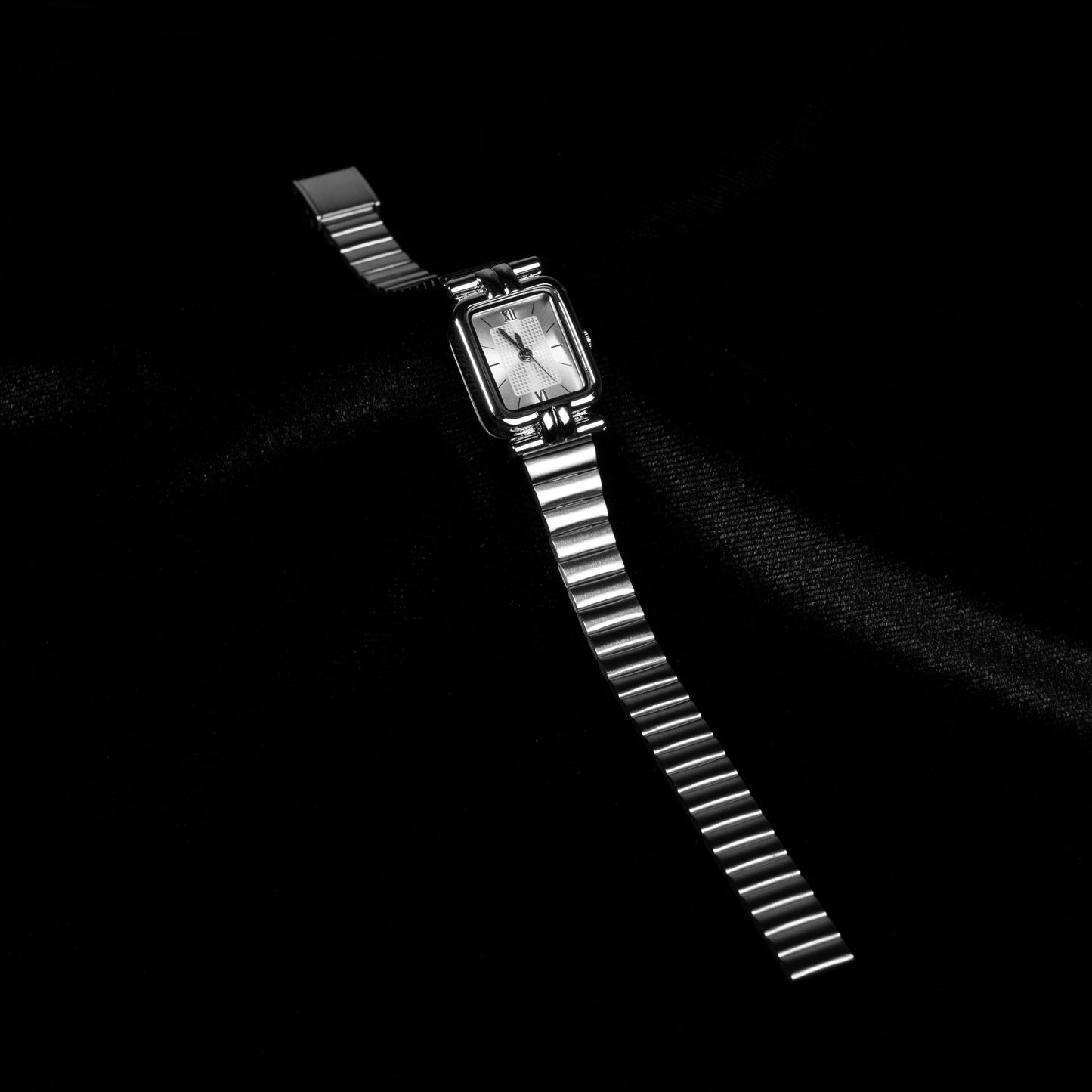 Dikdörtgen Kasa Dokulu Kadran Metal Bilezik Saat