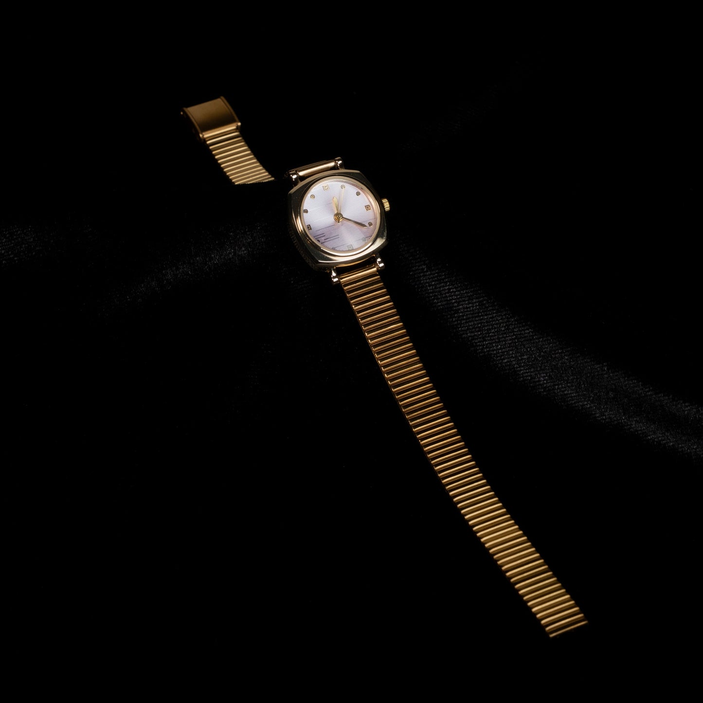 Zarif Kasa & İnce Bilezik Detaylı Klasik Saat