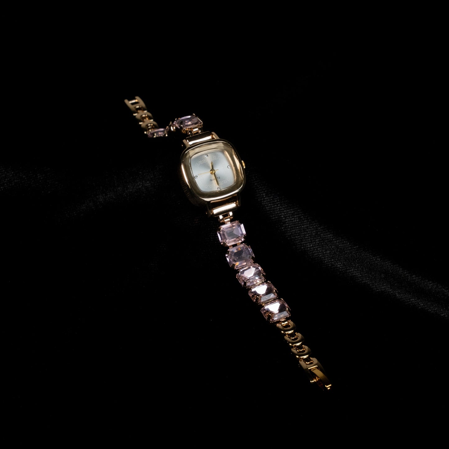 Taş Detaylı Dikdörtgen Kasa Kadın Kol Saati