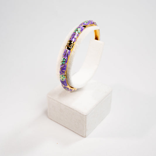 Mor Mineli Çiçek Desenli Kapalı Bileklik