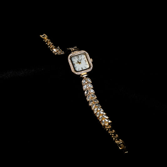 Taş Çerçeveli Kare Kasa Bilezik Kadın Saat