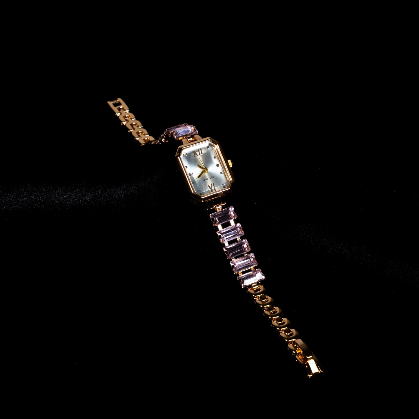 Taş Detaylı Dikdörtgen Kasa Zarif Kadın Saat