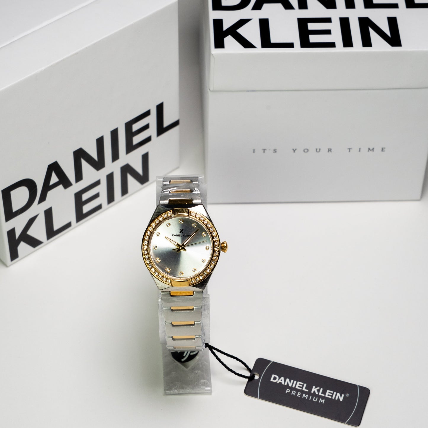 Daniel Klein Orijinal Kadın Kol Saati – Taşlı Gold Çerçeve